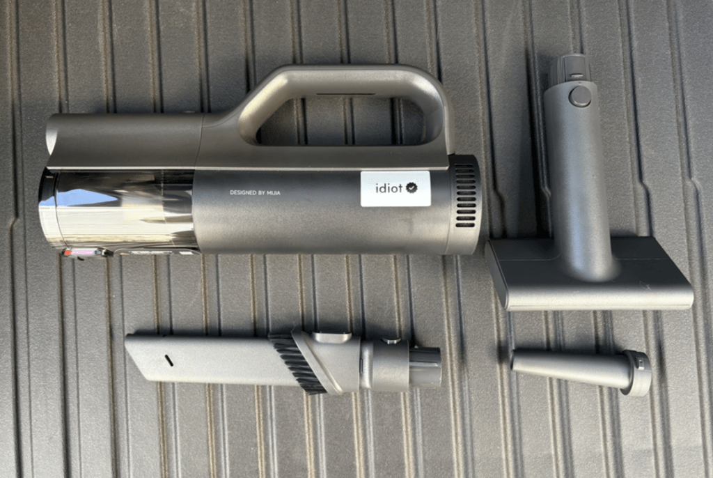 XIAOMI MIJIA wireless vacuum
샤오미 휴대용 청소기 구성품